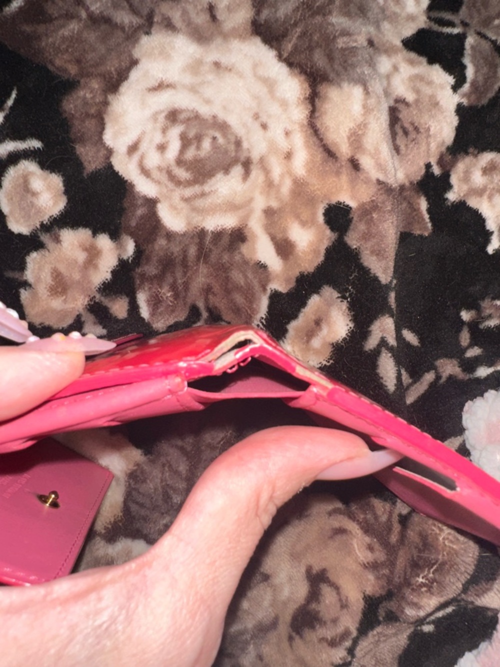 Louis Vuitton Glossy hot Pink Vernis Small Wallet - Picture 6 of 12